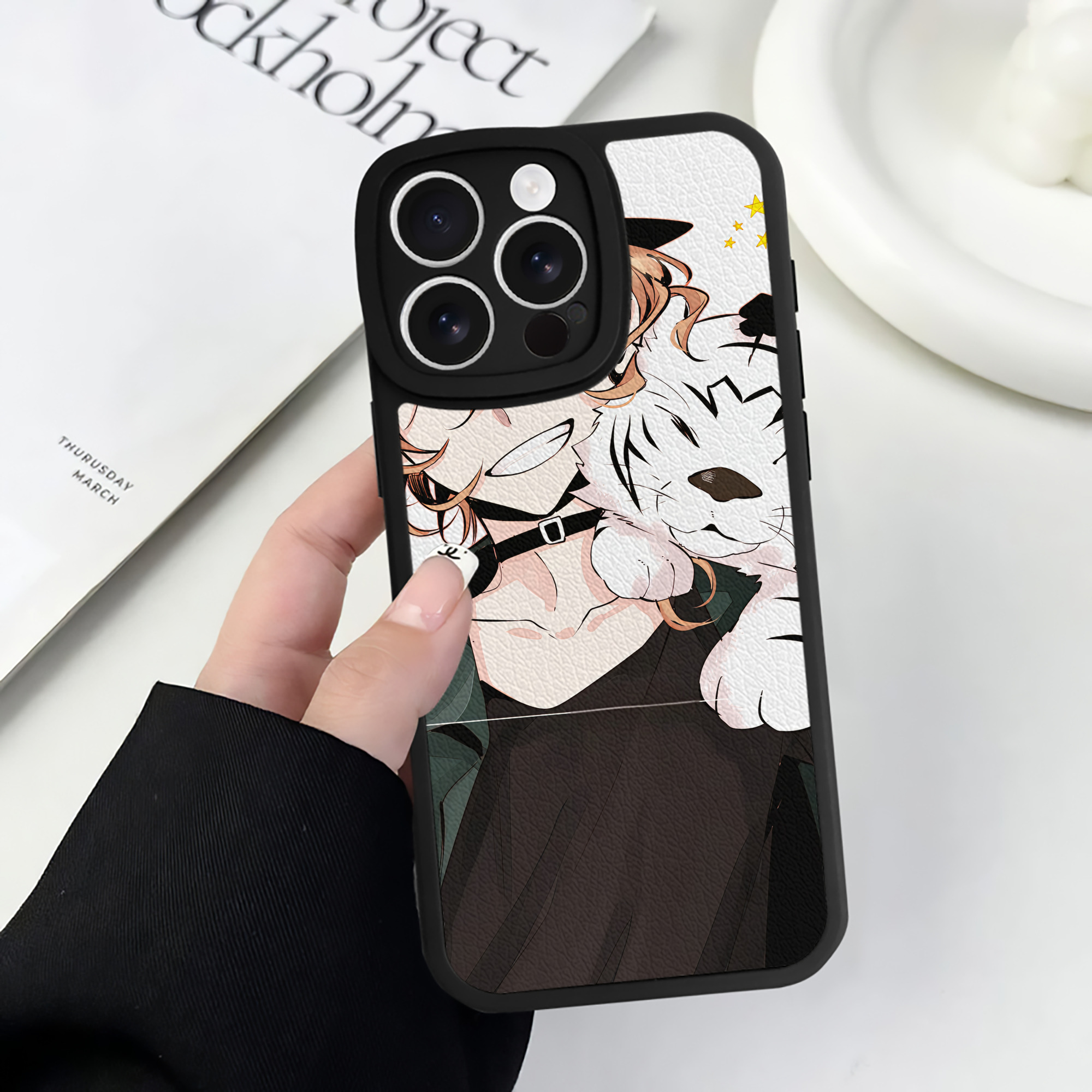 （画像用） 文豪ストレイドッグス Bungo Stray Dogs 【iPhone 16シリーズ対応】シリコンスマホケース（レザー調） 材質：シリコン